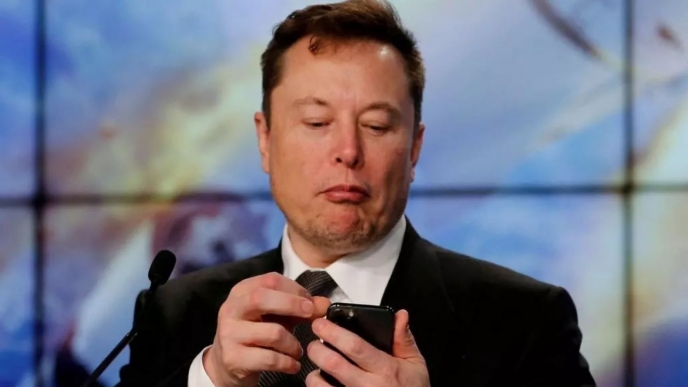 Musk posts Twitter poll after banning tech journalists for sharing 'assassination coordinates'