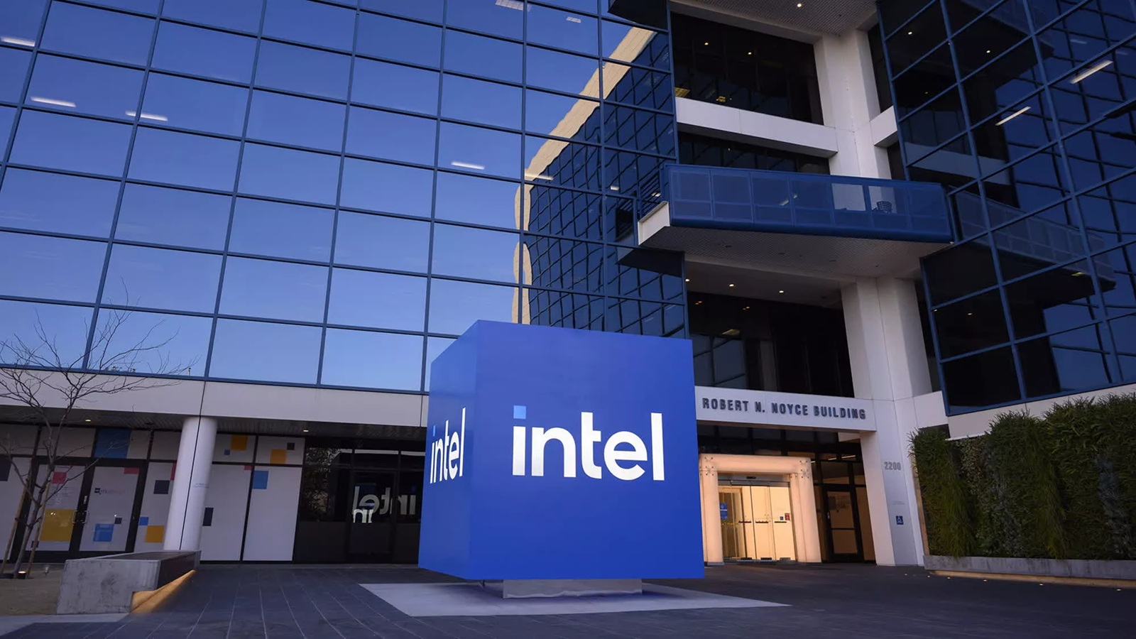Intel files lawsuit against ex-employee who allegedly copied 18,000 company files & disappeared