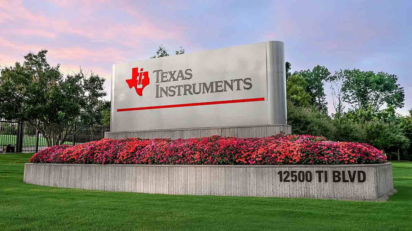 Texas Instruments (TXN) issues Q1 2026 forecast ahead of analyst expectations