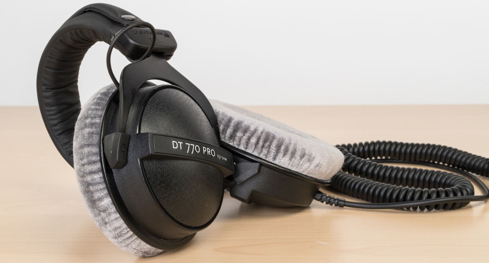 The Best Headphones, DACs, and Amplifiers For The Desktop Music Lover