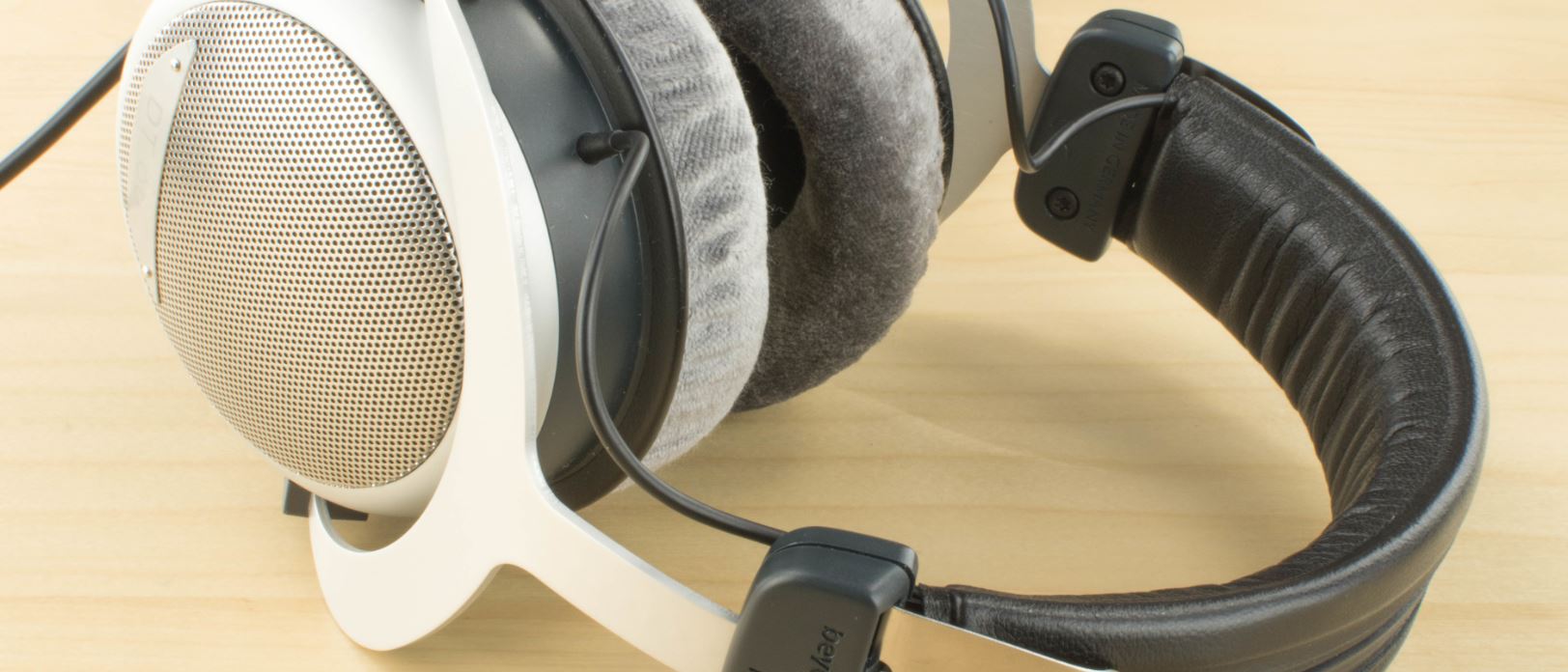 The Best Headphones, DACs, and Amplifiers For The Desktop Music Lover
