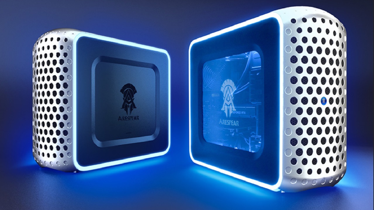 From the baseline Arespear C300 up to the C700+ pictured here, Konami is making a major play at the gaming desktop industry which will see its first shipments in September.