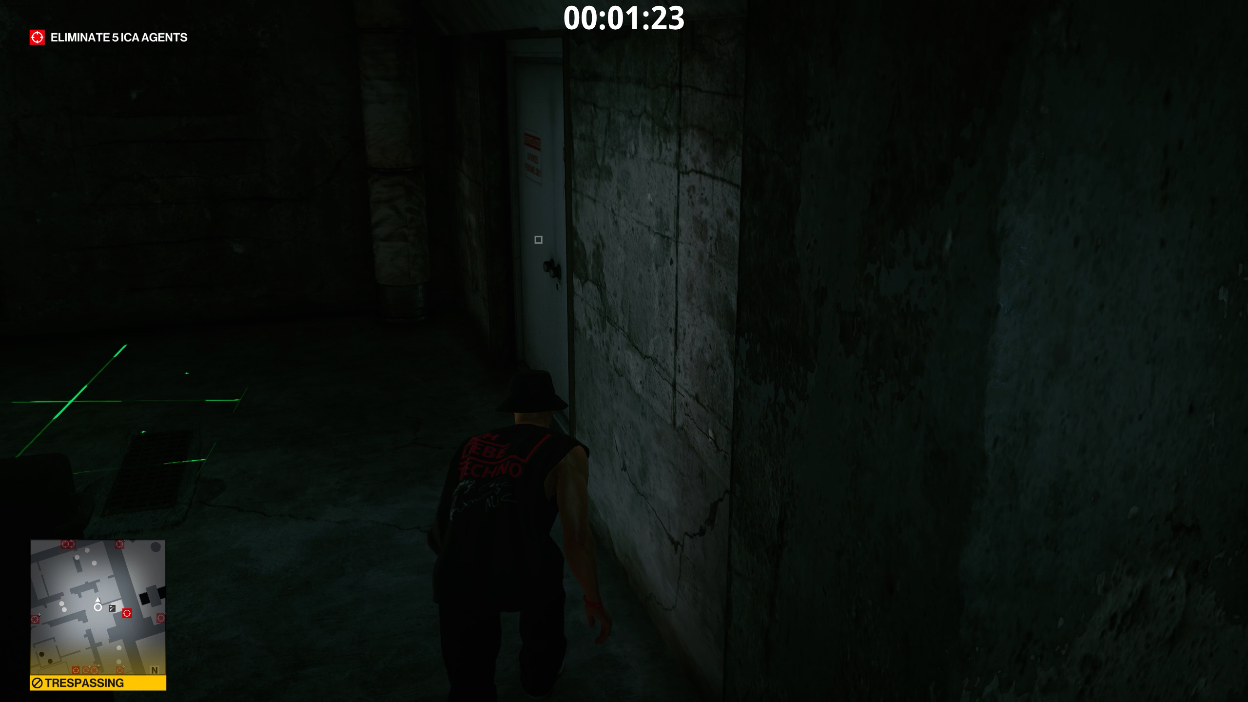 hitman 3 - there was a fire fight - avoid camera and enter doors