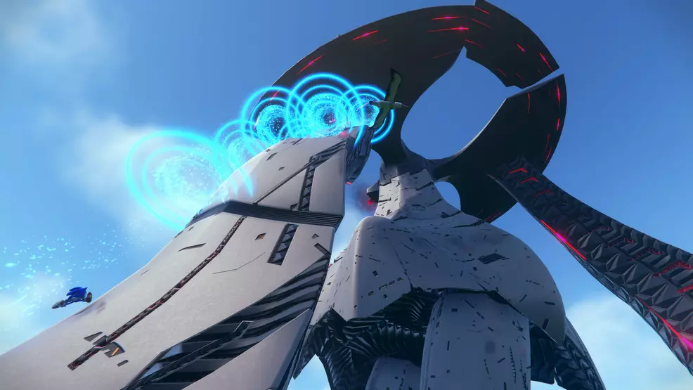Sonic running up the side of a big Guardian enemy from Kronos Island