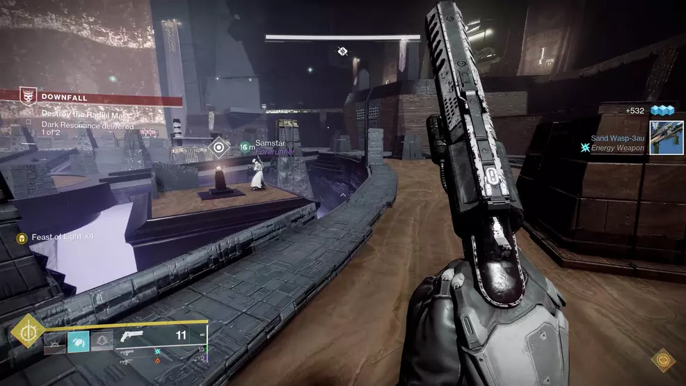 The Radial Mast and a Guardian using Dark Resonance to destroy it