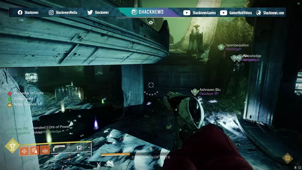 Players group up to take down Crota in the last damage phase