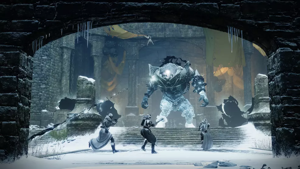 Three players fight the second boss in Warlord's Ruin