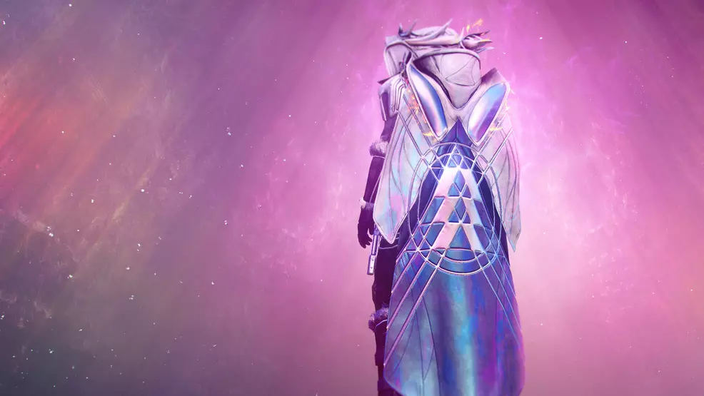 A Hunter wearing its Exotic Cloak