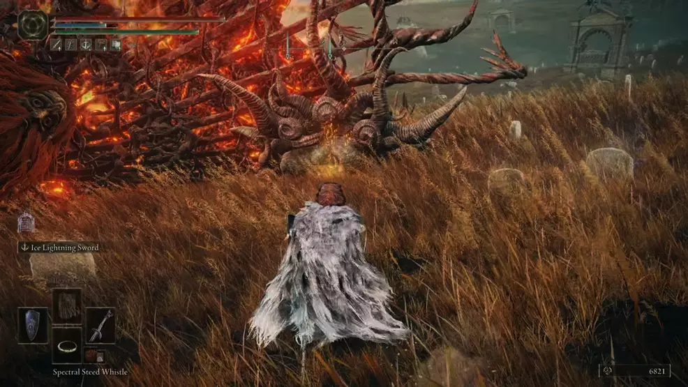 A toppled Furnace Golem with its faceplate glowing in Elden Ring: Shadow of the Erdtree.