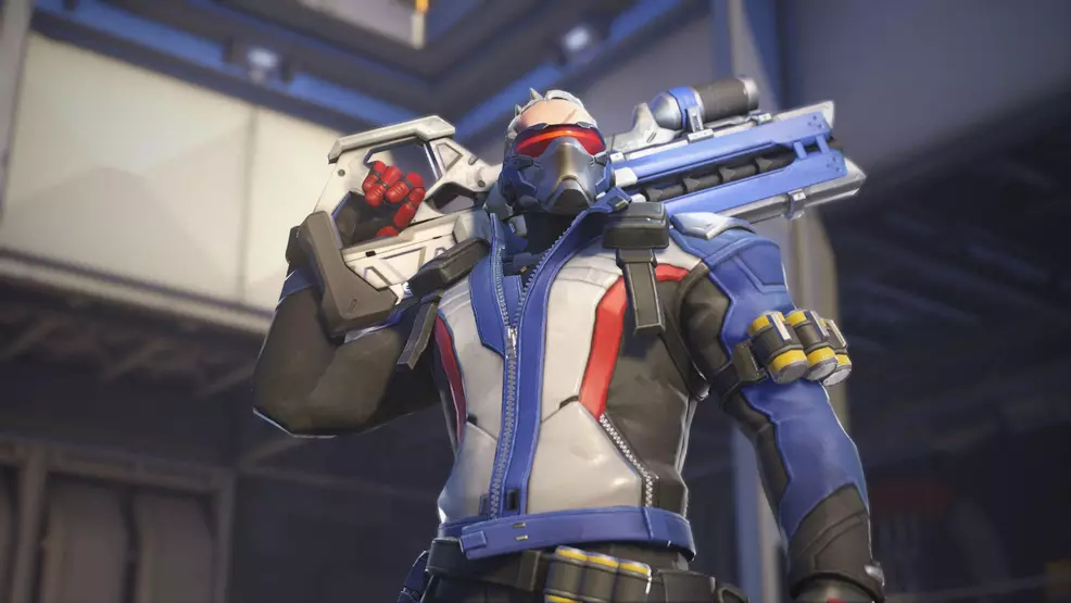 Soldier 76 with his rifle on his shoulder