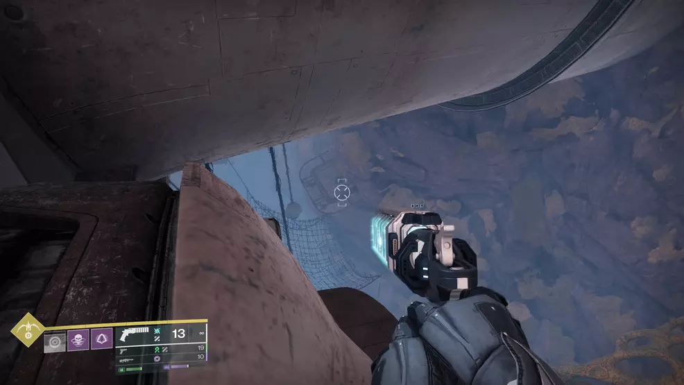 A small platform leading to a Fallen console while hunting a catalyst fragment for the Graviton Spike Exotic Hand Cannon in Destiny 2: The Edge of Fate