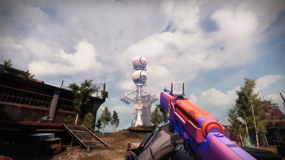 A Guardian holding a Yeartide Apex SMG in Destiny 2