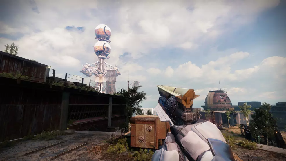 A Guardian holding a Sunshot Hand Cannon at the Cosmodrome in Destiny 2