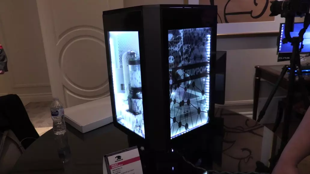 iBuyPower showcases new 2019 Snowblind PC display cases | Shacknews